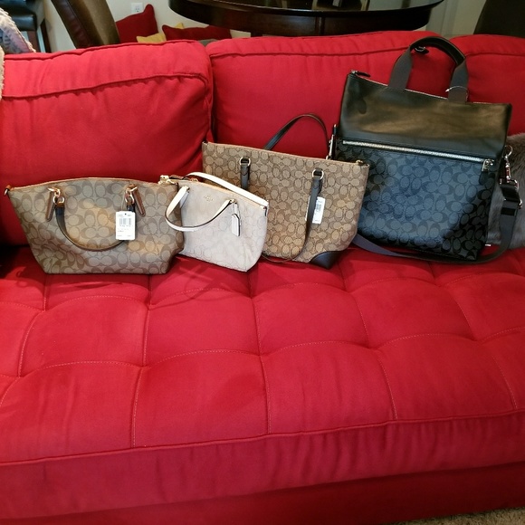 COACH PURSES..ONE YEAR WARRANTY..WOMEN AND MEN main image 6